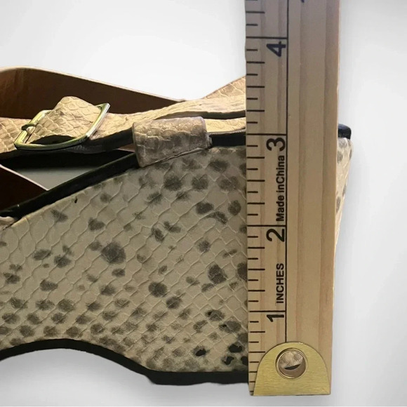 QUPID Snakeskin Print Platform Sandals with Buckle Closure | EUC - Picture 10 of 12